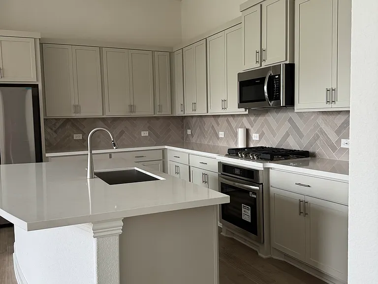 100 Royal Fern Rd — Photo 2