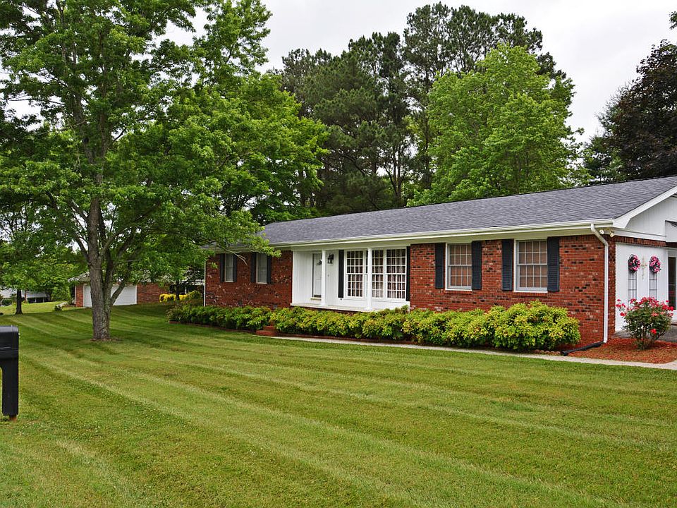 1st image of 3702 Springdale Dr NE #22