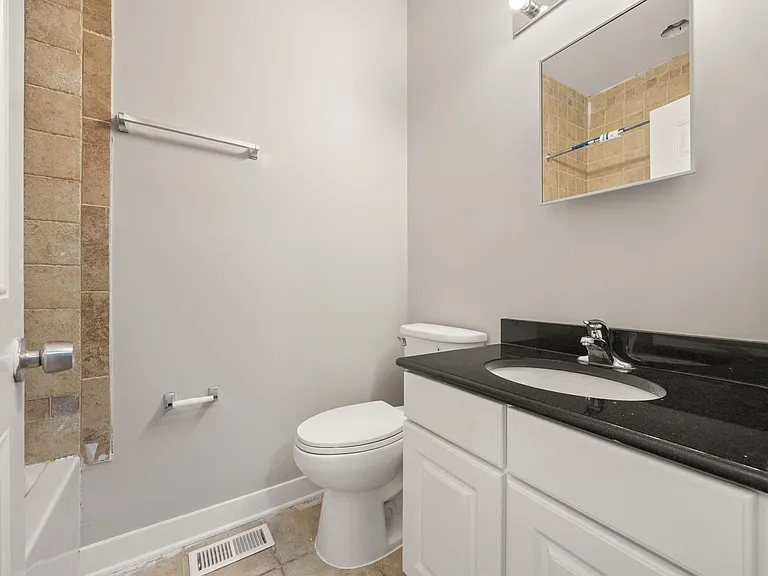 2300 S Central Ave #11 — Photo 10