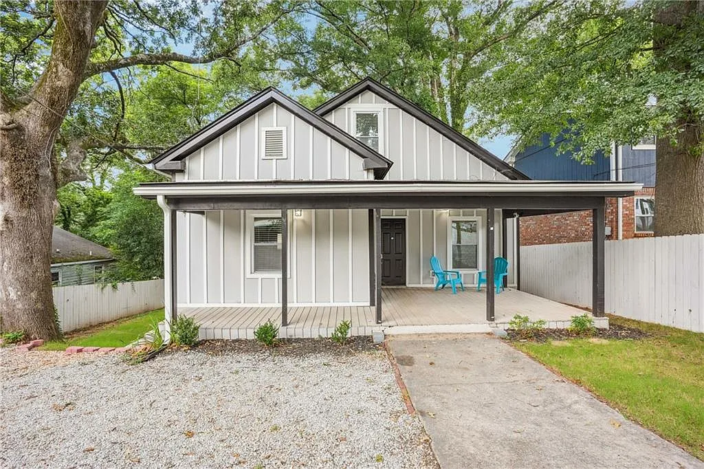 1863 Williams Ave photo 1