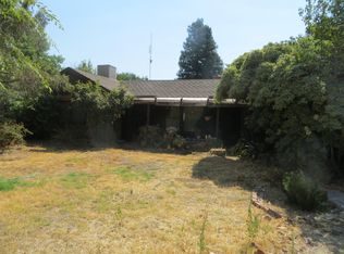 1452 N Alta Ave, Dinuba, CA