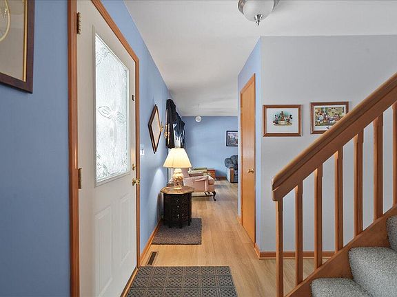 5th image of 8831 W 125th Pl