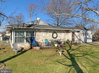 87 Idlewild Rd, Levittown, PA 19057