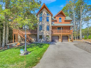 5 Fernwood Cir, Hazleton, PA 18202