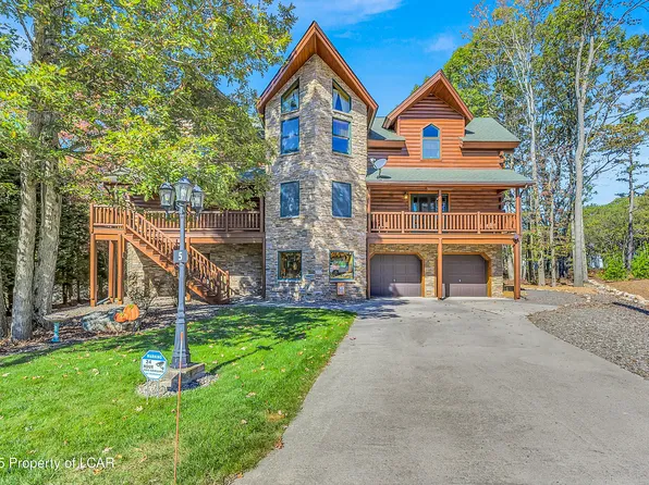 5 Fernwood Cir, Hazleton, PA 18202