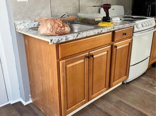 913 Buttonwood St, Reading, PA 19604