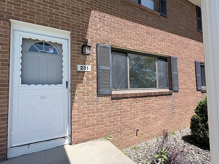 231 Greenmeadow Dr — Photo 21