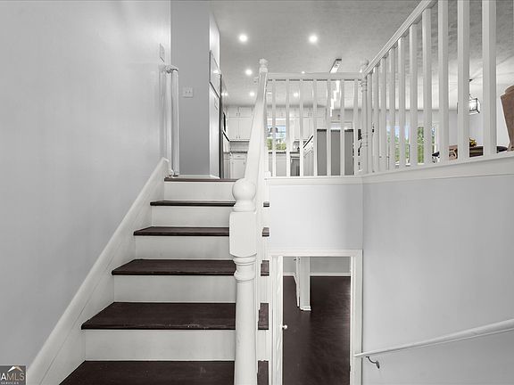 3rd image of 177 Norton Cir