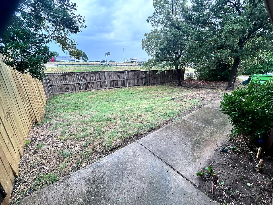 2200 Canterbury Ct