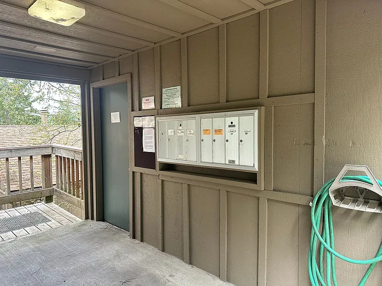 405 Stonewood Dr — Photo 31