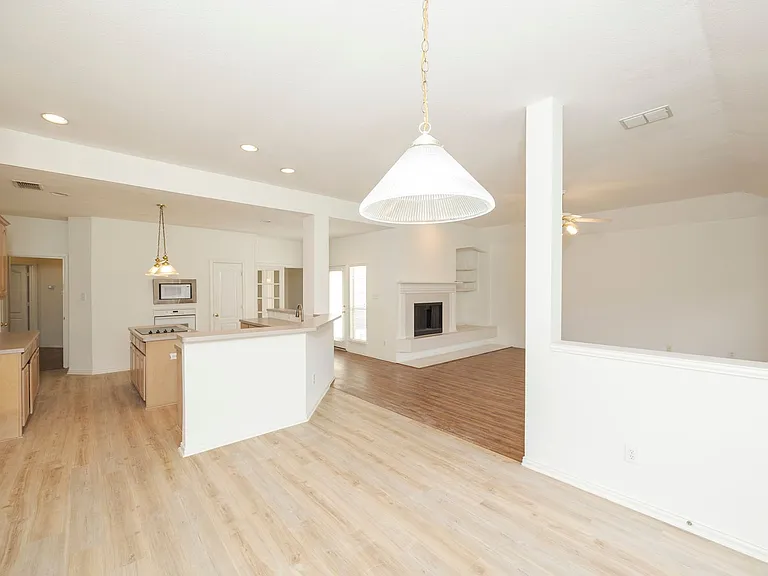3103 Kingsbury Dr — Photo 36