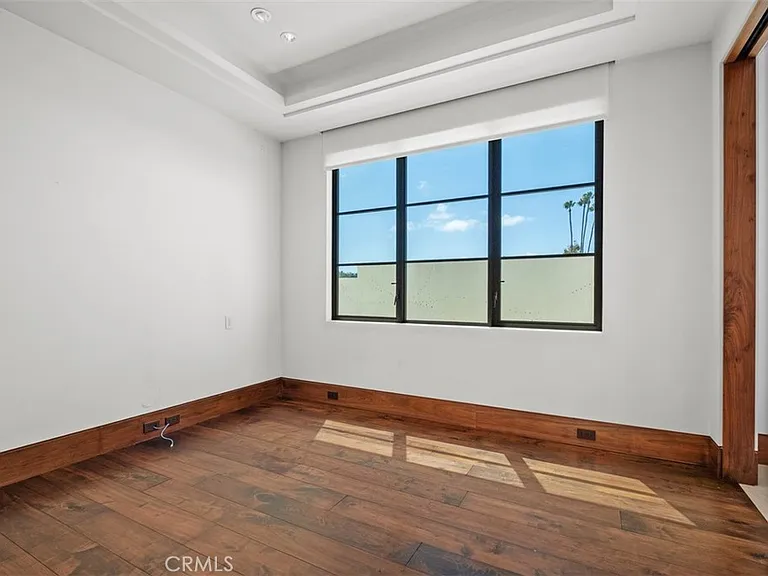1523 Dolphin Ter — Photo 33