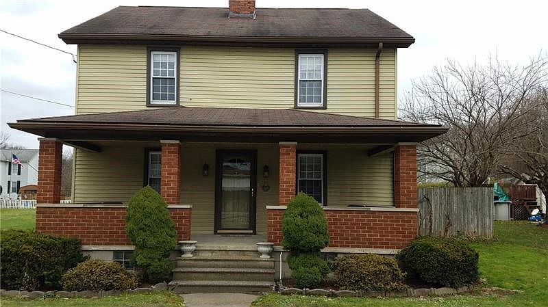 Nice 2 story home in a neighborhood feel community.