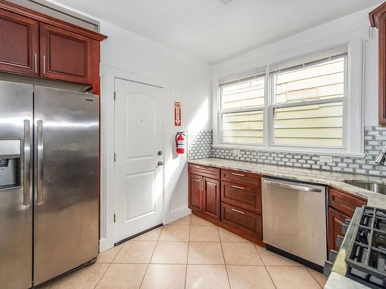 210 Wilkinson Ave #B — Photo 6