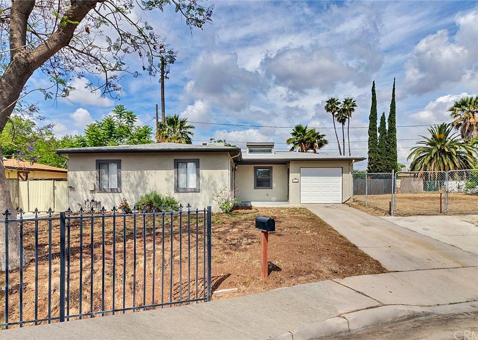 1st image of 2976 Garrilee Dr