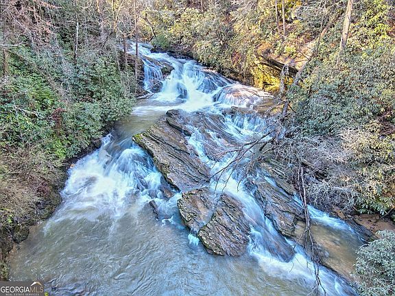 3rd image of 14 Big Shoals Trl