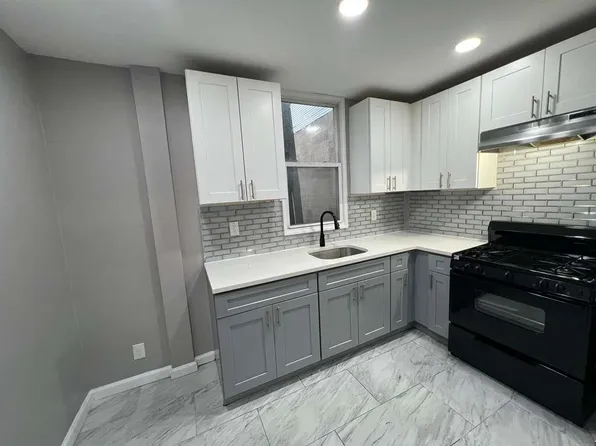 93 Park Ave #2R, Paterson, NJ 07501