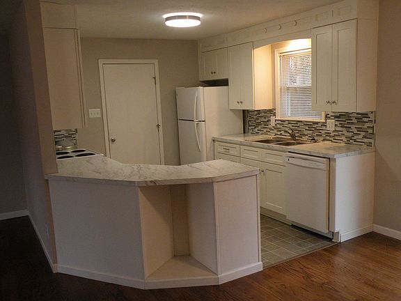 2nd image of 6620 Sedgefield Dr