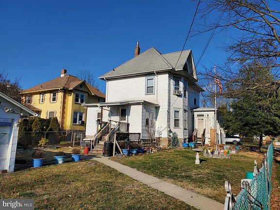 5th image of 228 Wyoming Ave