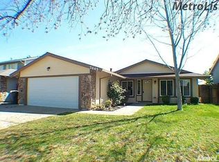 7445 Palmer House Dr, Sacramento, CA 95828