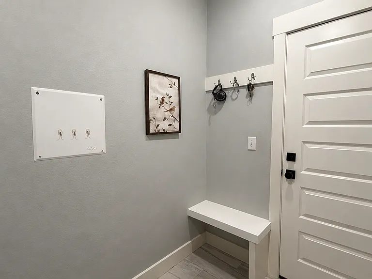 727 Cove Pl — Photo 14