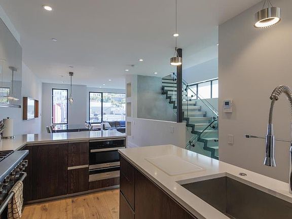 2nd image of 57 Bernard St