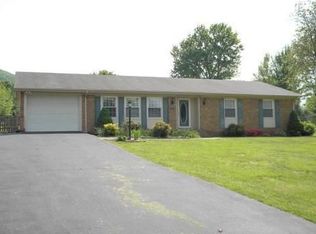 215 Apple Tree Rd, Roanoke, VA 24019