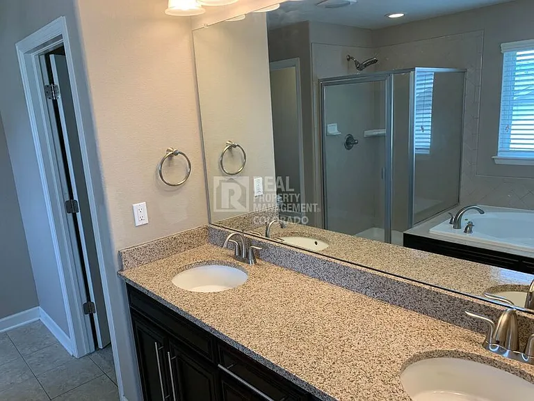 5028 S Versailles Cir — Photo 26