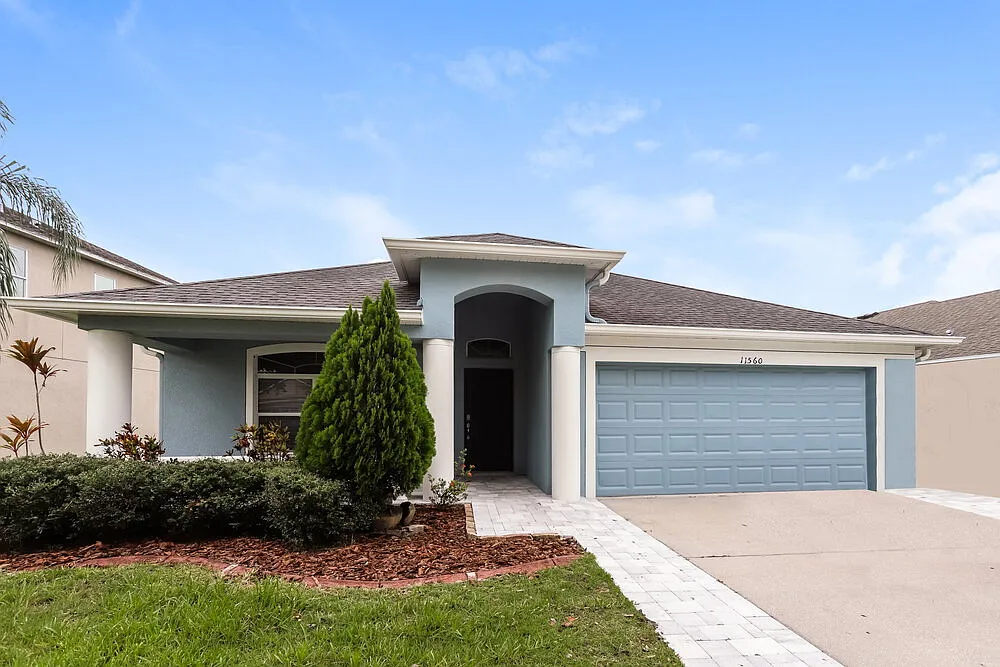 4 bed, 2.0 bath, 2061 sqft, $2,385 — Photo 1