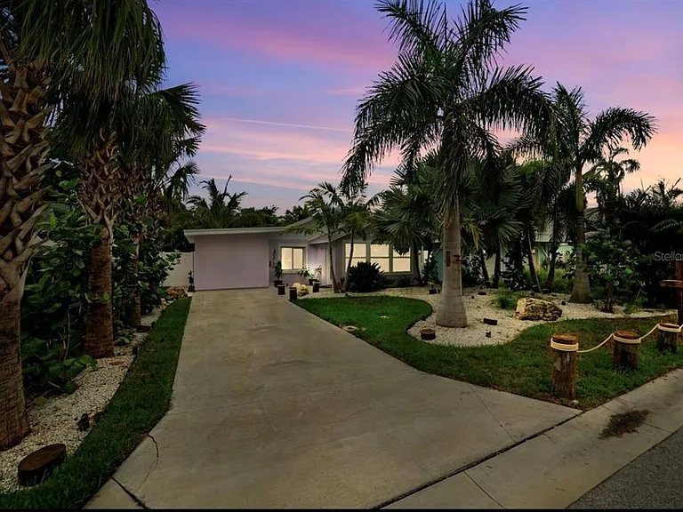 1210 Bay Palm Blvd — Photo 3