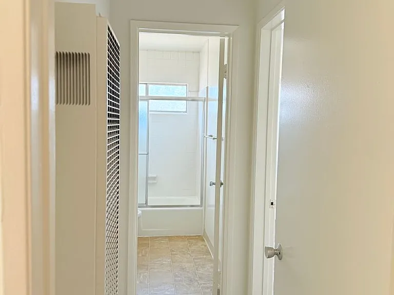2523 Rockefeller Ln — Photo 14