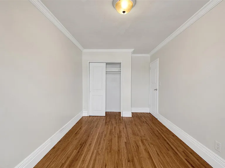 4392 Carpenter Ave #2 — Photo 11