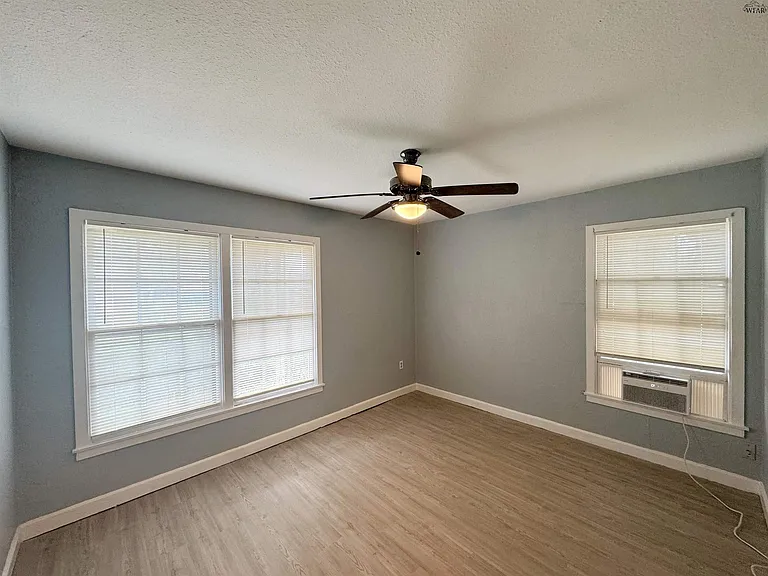 4014 Boren Ave — Photo 9