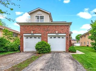 4909 S Spencer Ave #B, Lisle, IL 60532