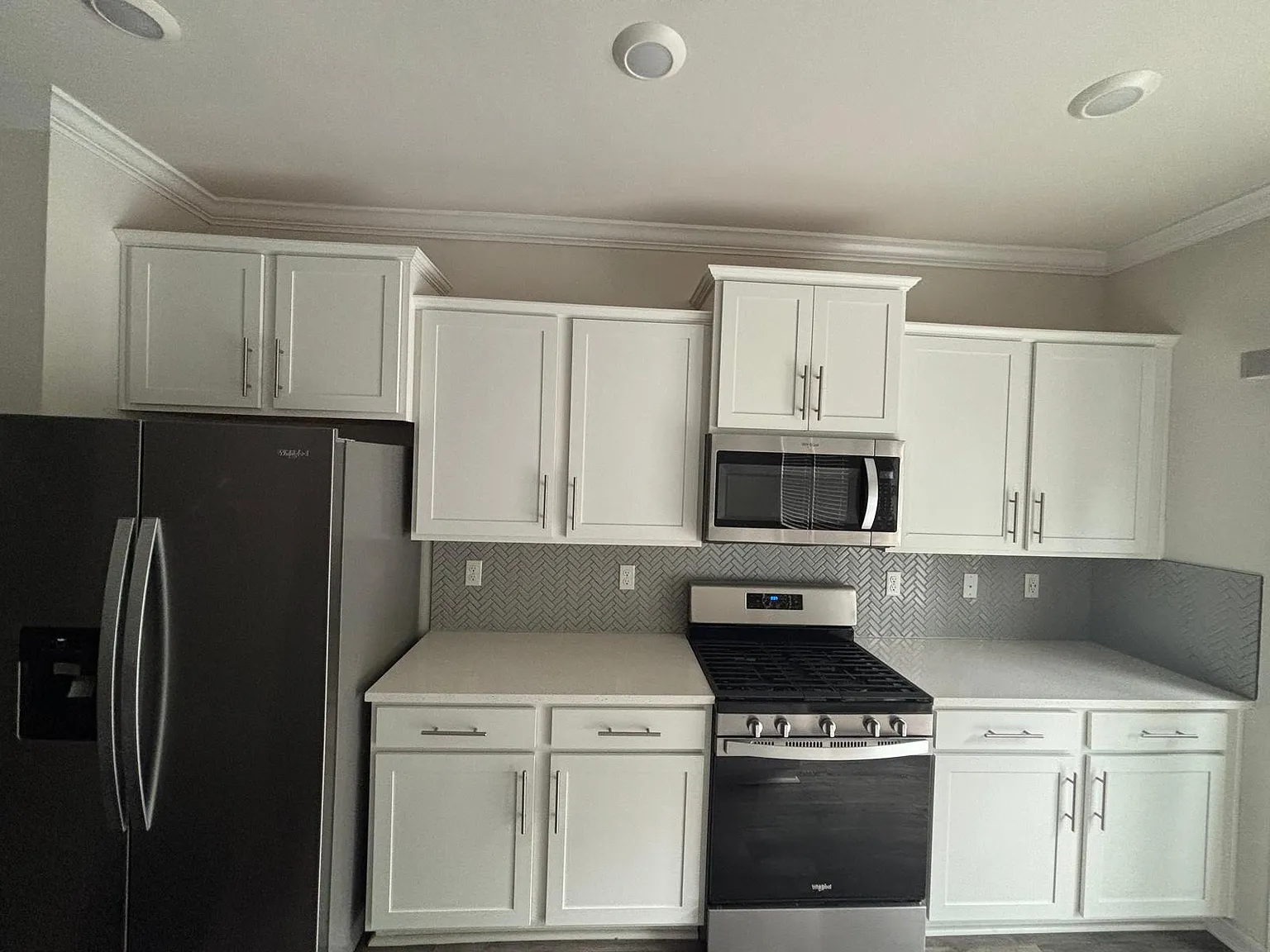3 bed, 3.5 bath, 1970 sqft, $3,350 — Photo 2
