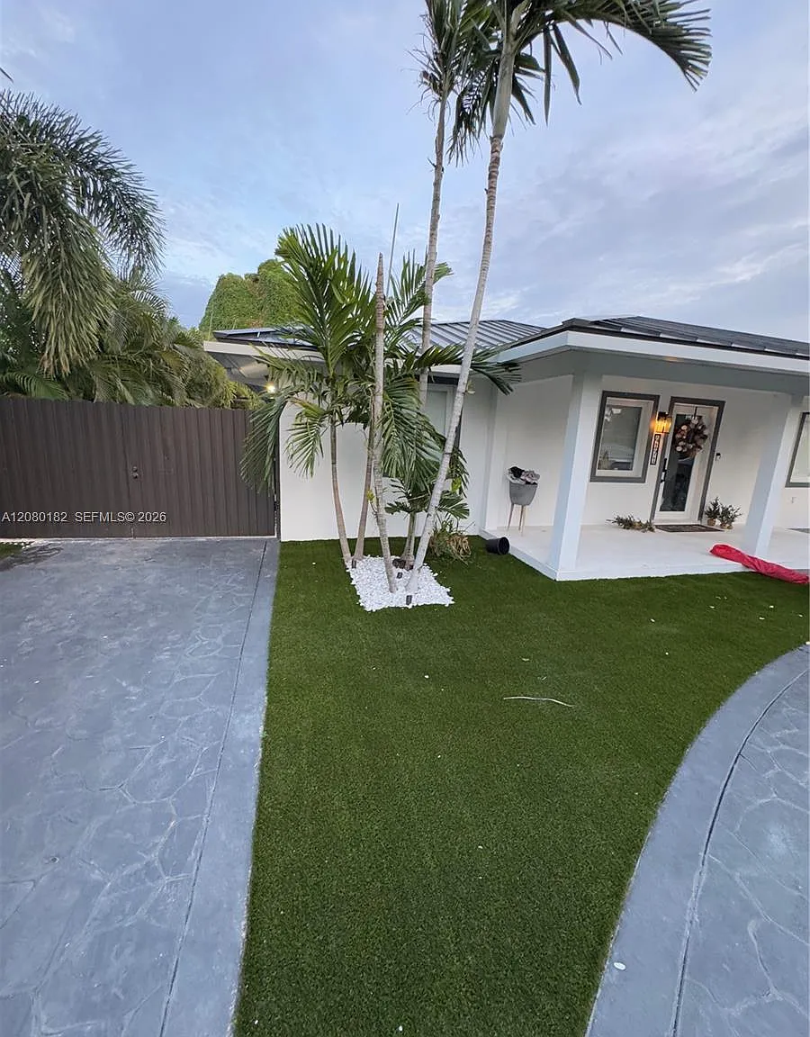 Tropical Estates — Photo 4