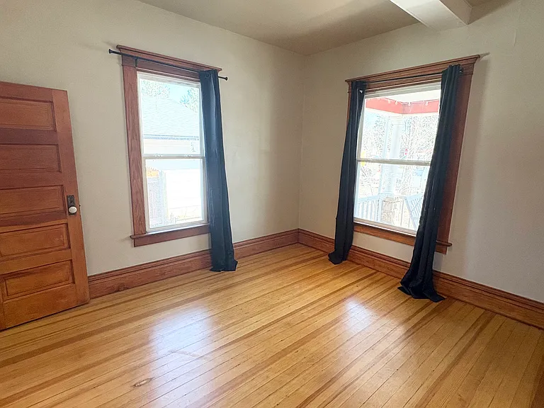 928 N Corona St — Photo 13