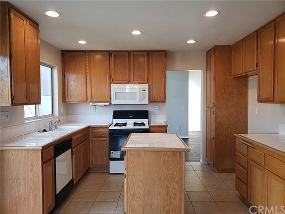 5th image of 25486 Dorval Ct