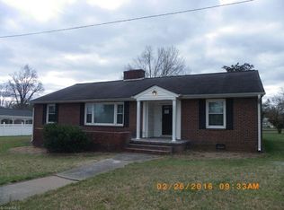 605 E Pine St, Graham, NC 27253
