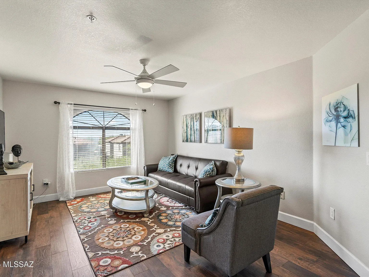 2 bed, 2.0 bath, 944 sqft, $1,800 — Photo 2
