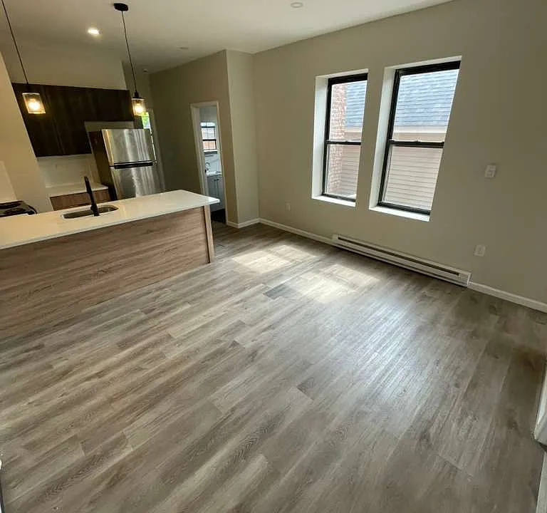 383 Avon Ave #3R