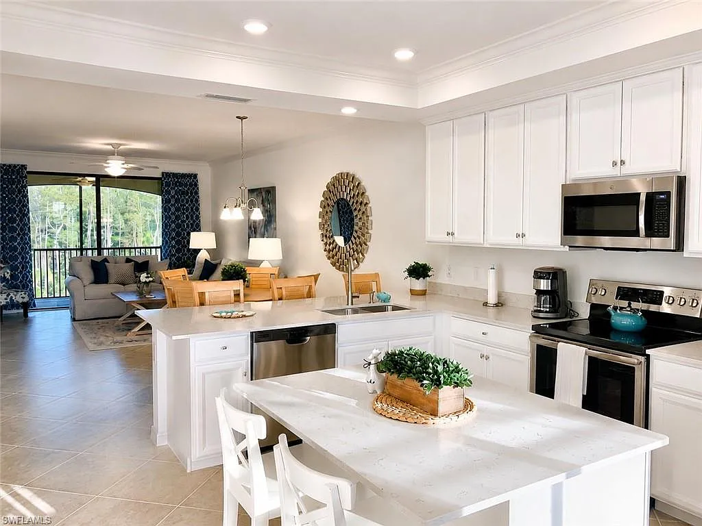 2 bed, 2.0 bath, 1194 sqft, $5,500 — Photo 2