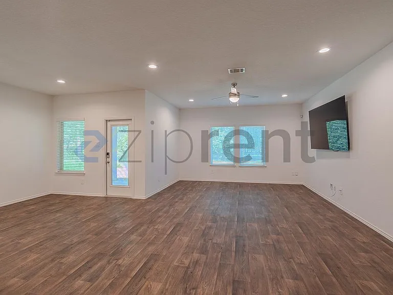 2914 Roman Forest Blvd — Photo 6