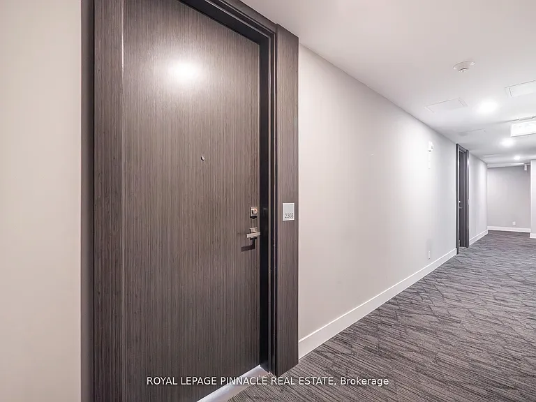 15 Queen St S #2303 — Photo 9