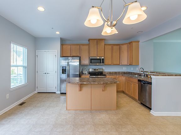 3rd image of 8214 Seaworthy Way
