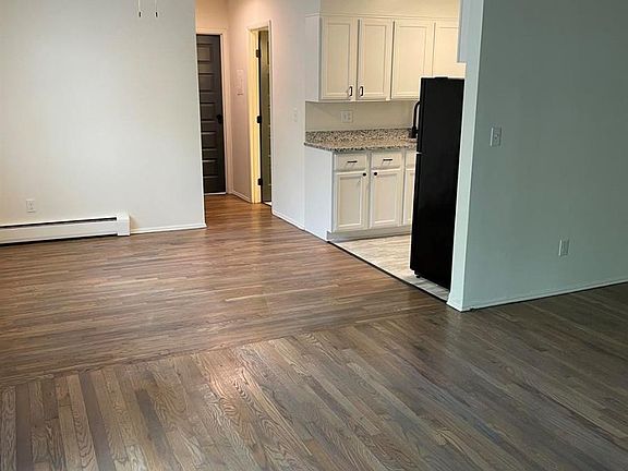 4th image of 4605 Vendome Pl #A06
