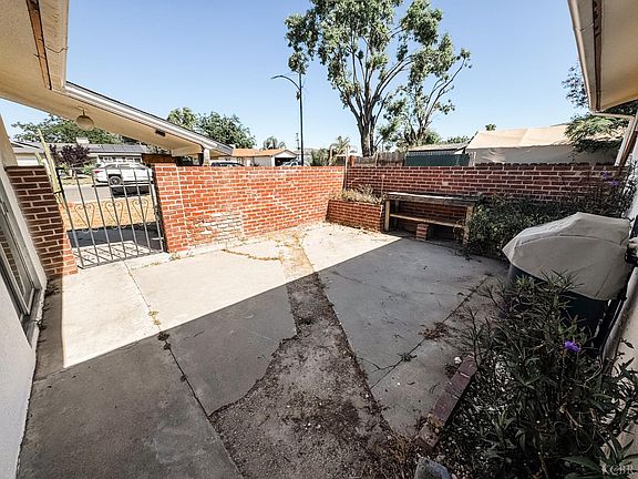 4th image of 425 W Spring Ln