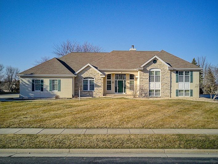 2nd image of 7626 Welton Dr