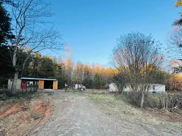 9401 Skitts Mountain Dr, Lula, GA 30554
