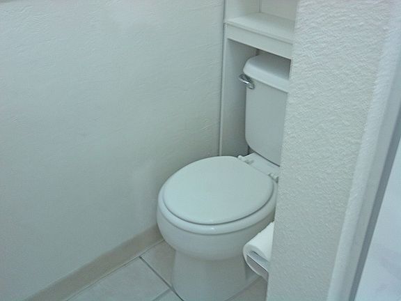 2nd image of 815 9th St #1/2-1